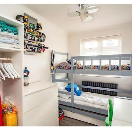 2 Bed - Walking Distance To Harry Potter Studio Watford  Exteriör bild